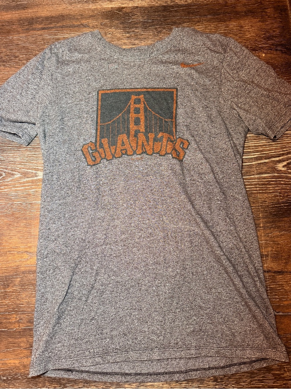 Nike San Francisco Giants T shirt size small